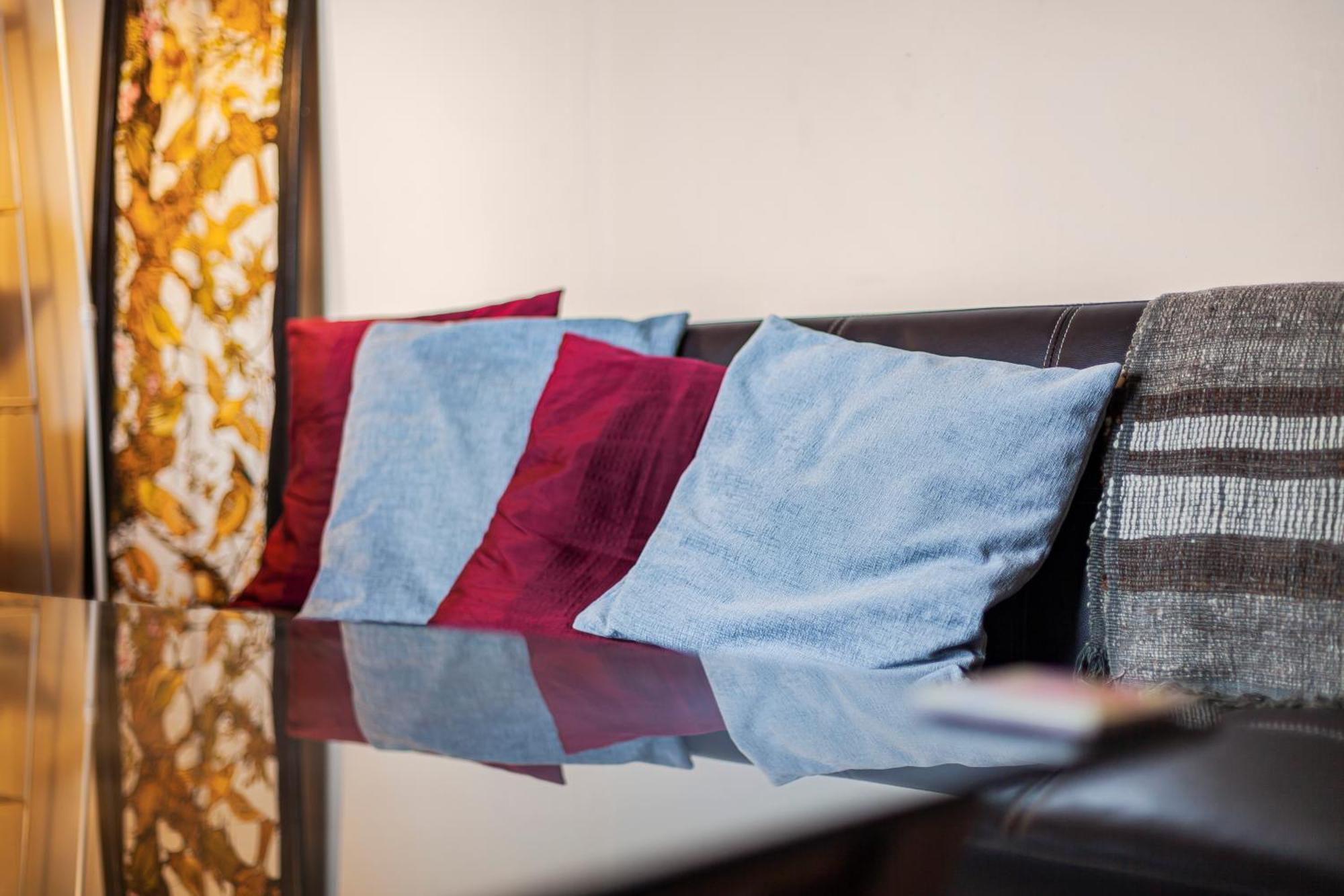 Elegant 1Br Flat With Balcony & City View, Walworth ลอนดอน ภายนอก รูปภาพ